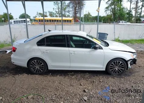 2015 Volkswagen Jetta 1.8T Sport z USA, uszkodzony, nr VIN 3VWD17AJ7FM427595